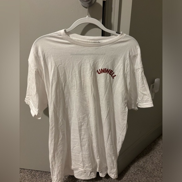 Unwell (Alix Earle and Alex Cooper) Limited Edition T-shirt - Picture 3 of 4